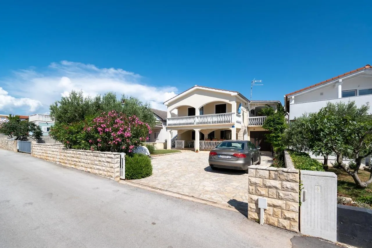 Apartments With A Parking Space Vir - 20147 0*,