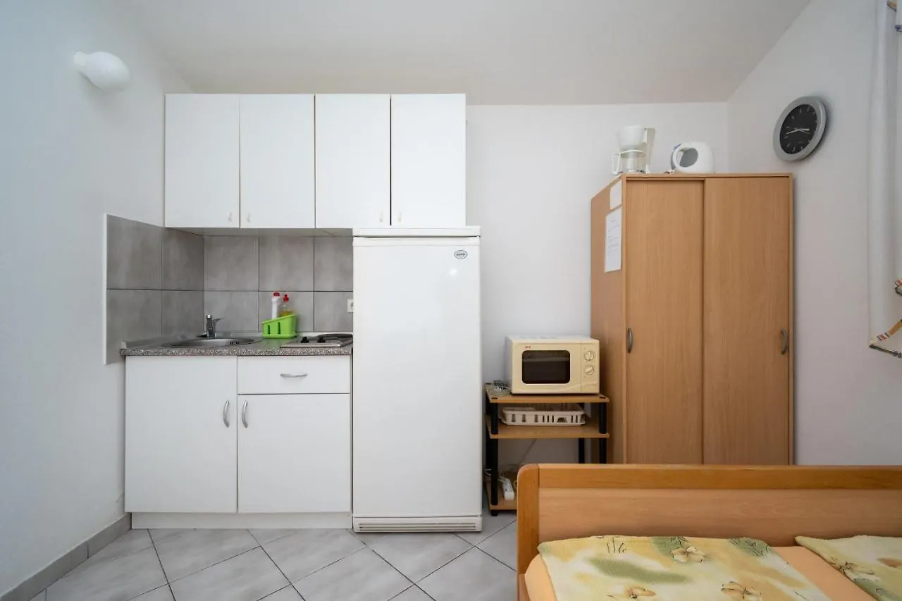 Apartments With A Parking Space Vir - 20147 Croatia